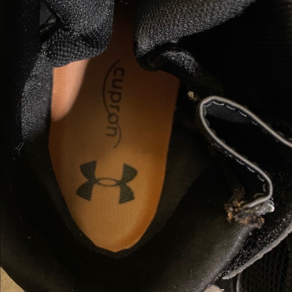 Very Gently Used Men’s Under Armour Valsetz Boots - Picture 7 of 10